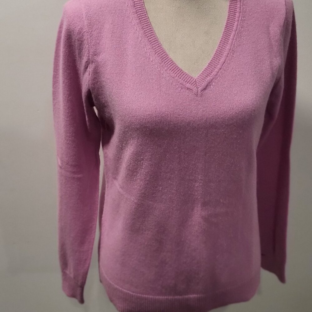Tahari 100% 2 Ply Cashmere Light Pink Sweater Like New, Size M